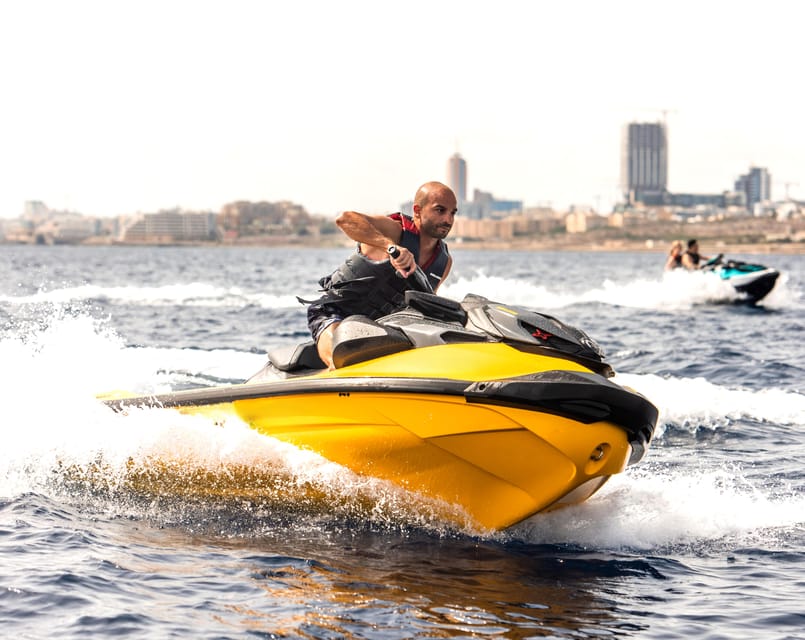 St. Julian's: Jet Ski Rental in St. George's Bay - Is the waiting time a serious problem?