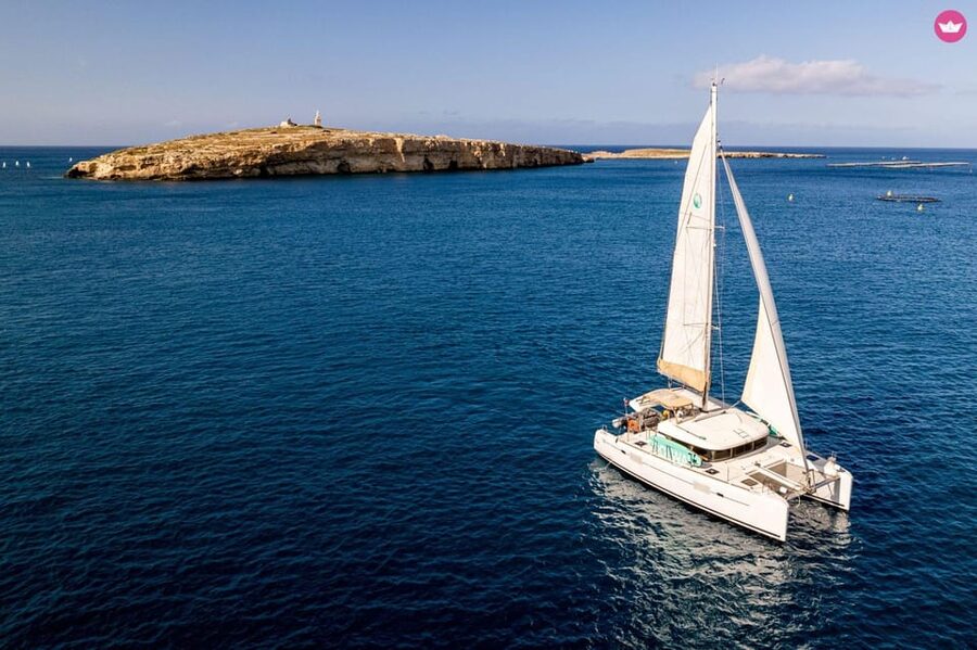 St. Paul's Bay: Half-Day Luxury Catamaran Tour with Drinks - Crystal Lagoon for a calmer swim
