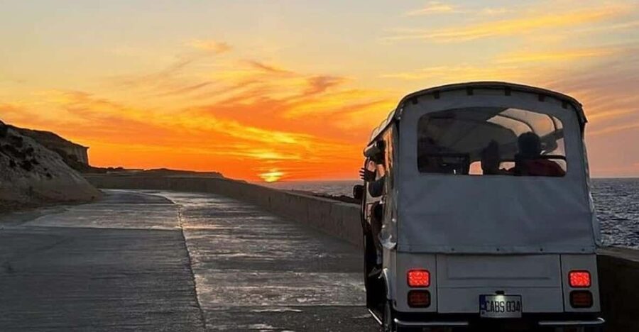 Sunset Tuk Tuk Tour in Gozo & Blue Lagoon (Comino) - Swimming at the Blue Lagoon