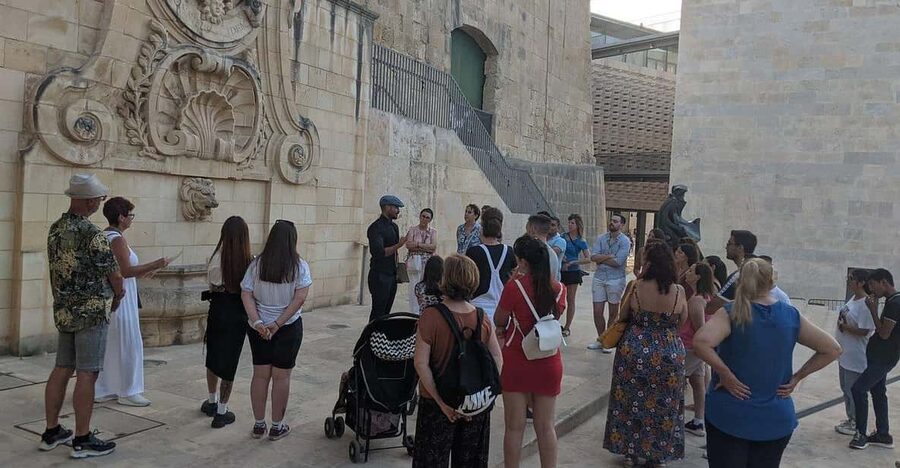 The Grand Tour of Valletta: A walking tour of Valletta. - Auberge de Castille and the Knights’ Political World