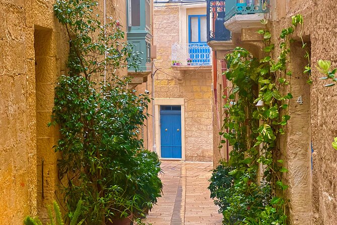 Three cities walking tour incl. entrance to Inquisitor's palace - A Siculo-Norman house and the Knights’ quarter