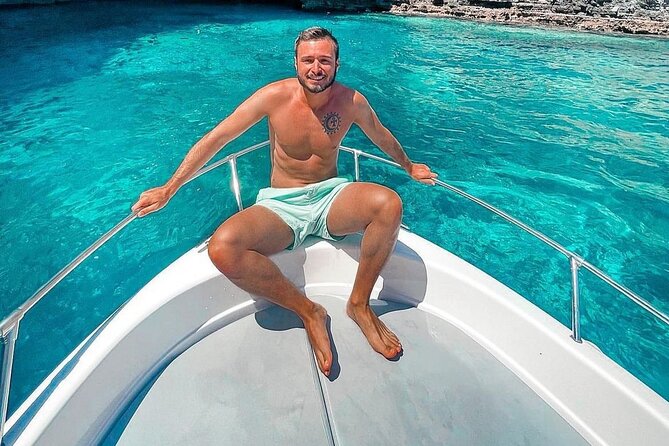Tour in Malta Boat Charter to Comino and Gozoand Blue Lagoon - Cliff jumps, reefs, and the Gozo coast
