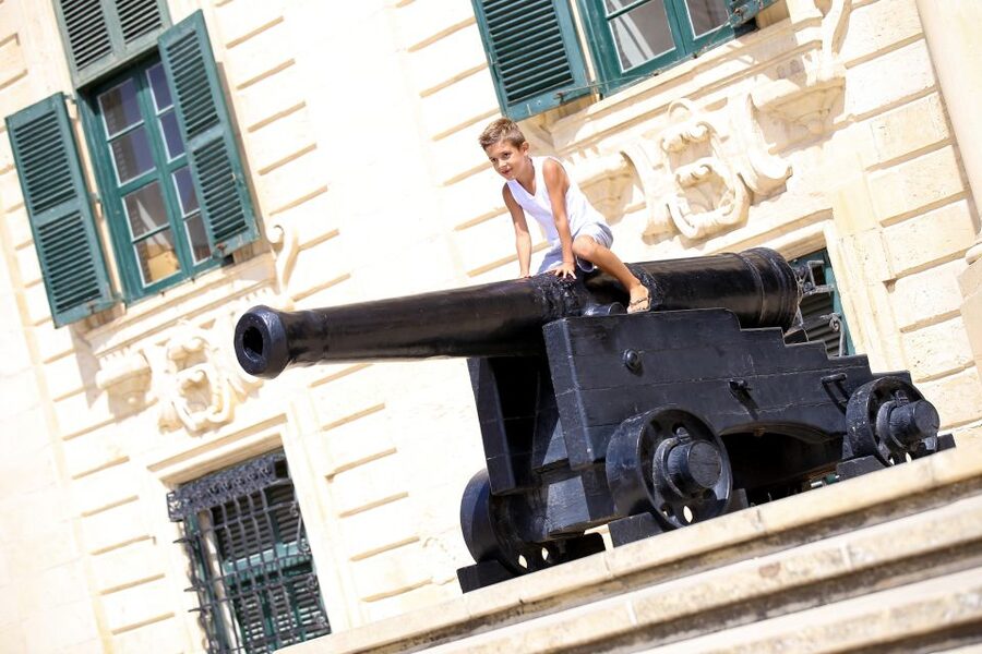 Valletta: 3-Hour Walking Tour - Auberge de Castille and Pjazza Jean de Valette