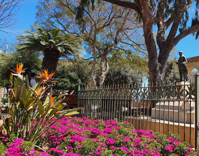 Valletta: City Walking Tour in a Small Group - Lower Barrakka Gardens and a welcome pause