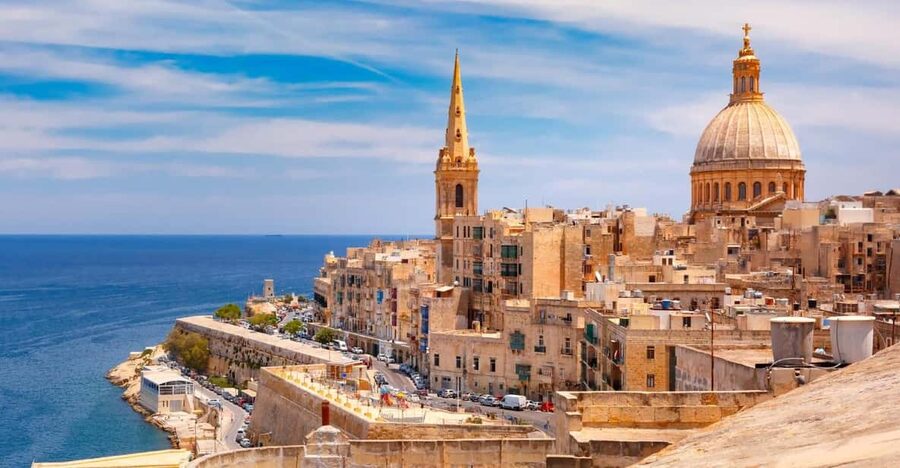 Valletta: Express Walk with a Local in 60 minutes - Walking Valletta’s medieval streets