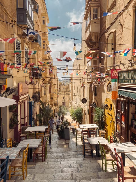 Valletta: Express Walk with a Local in 60 minutes - Local food, cafes, and evening advice