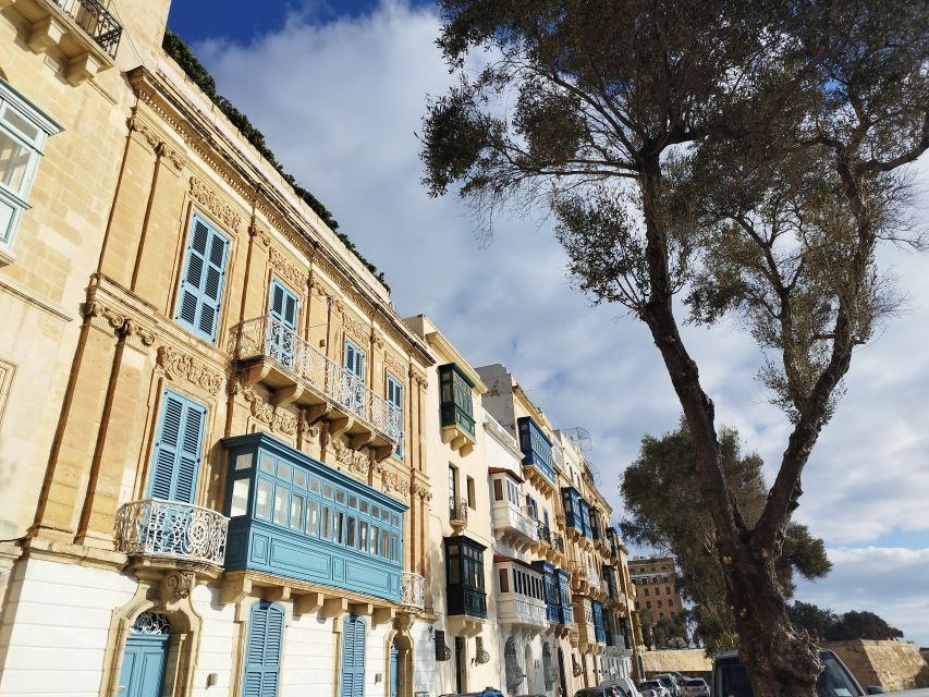 Valletta: Guided City Walking Tour - Barracca Gardens and the Grand Harbour views