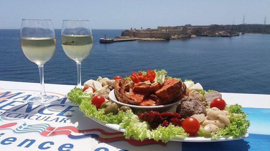 Valletta: Half-Day City Discovery Walking Tour - Auberge de Castille and the Knights’ city plan