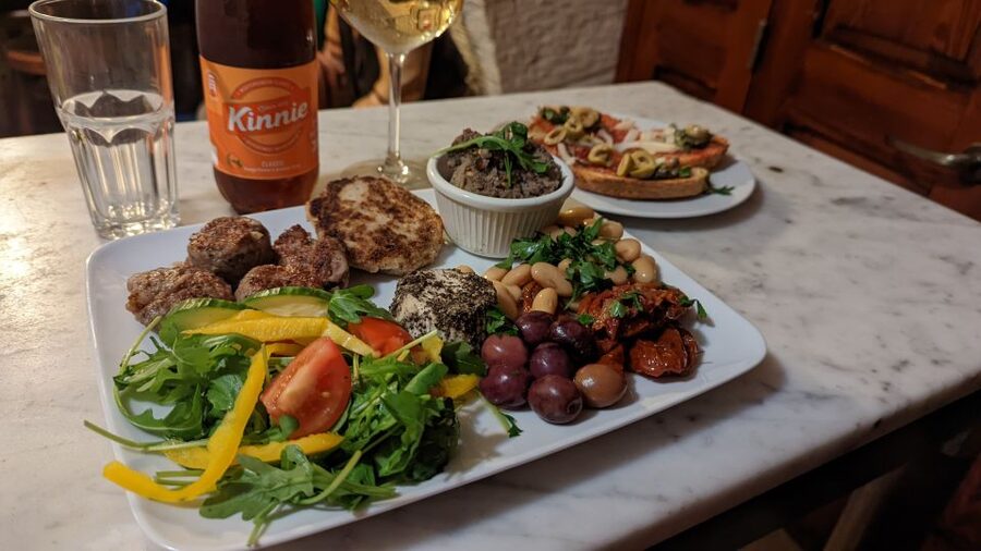 Valletta: Maltese Food and Drink Guided Walking Tour - The first tastings: pastizzi and Maltese street food