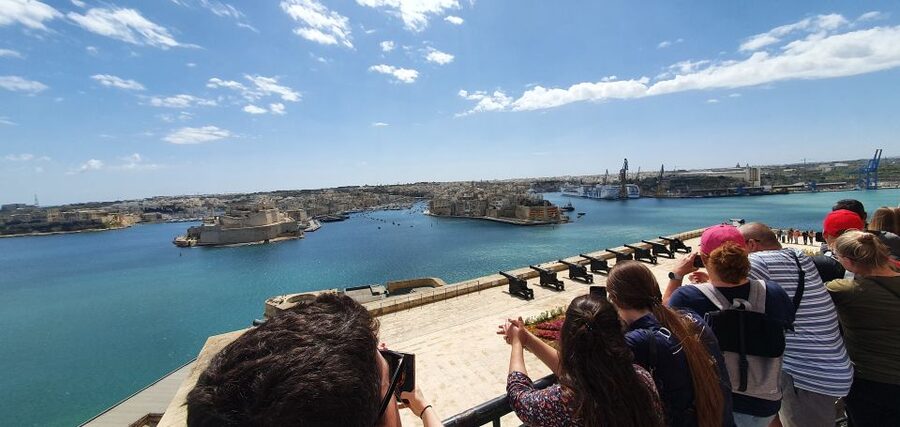 Valletta: Private Maltese Cuisine Walking Tour - Coffee, revolt stories, and local chocolate