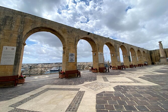 Valletta Private Walking Tour - St. George Square and the Grand Master’s Palace