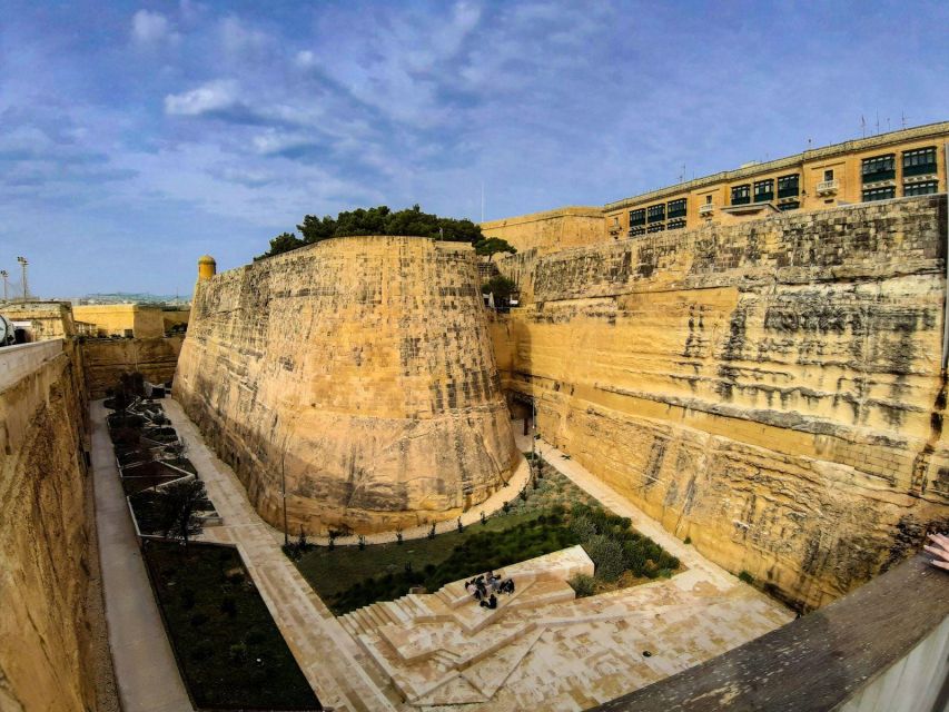 Valletta: Self-Guided Historical Walking Tour (Audio Guide) - Hastings Gardens, Lower Barrakka Gardens, and the Siege Bell