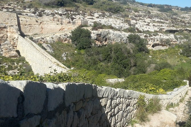Victoria Lines Tour - What the guide adds to the route